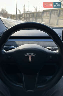 Седан Tesla Model 3 2019 в Виннице