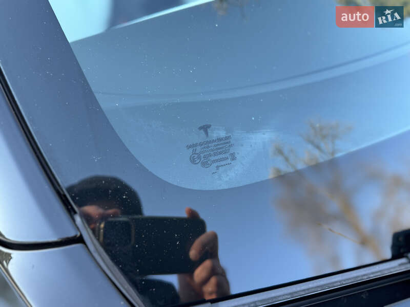 Седан Tesla Model 3 2019 в Киеве