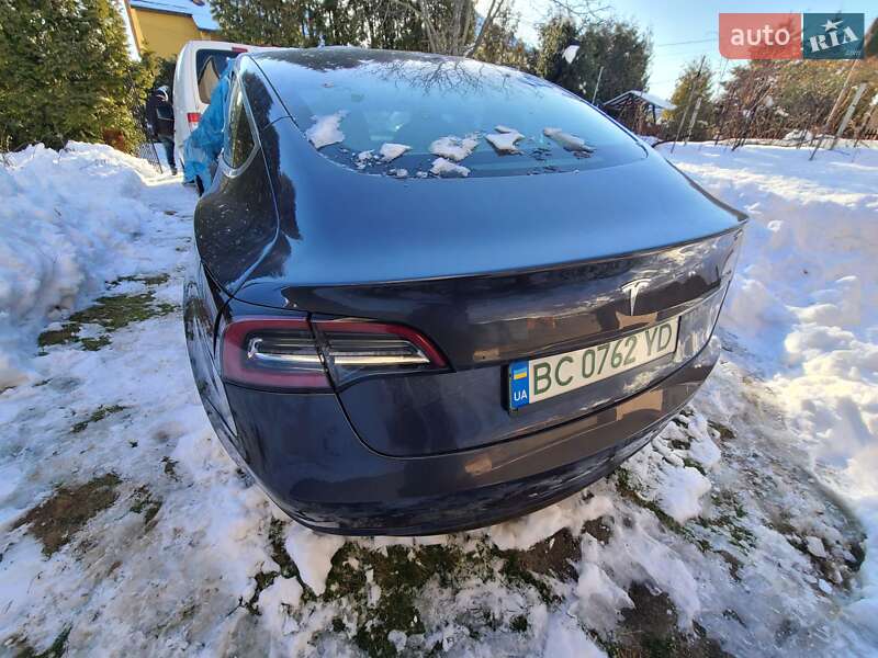 Седан Tesla Model 3 2019 в Львове