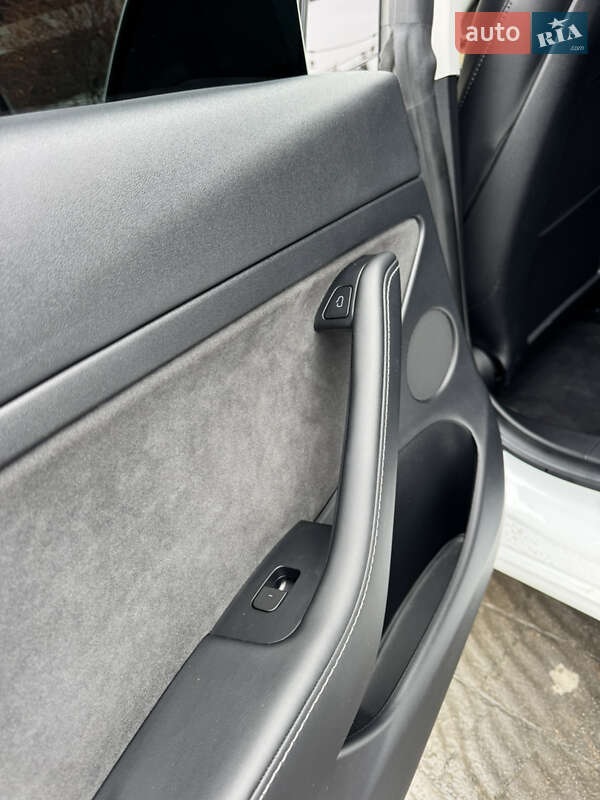 Седан Tesla Model 3 2023 в Стрию фото 47 Седан Tesla Model 3 2023 в Стрию