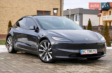 Седан Tesla Model 3 2024 в Стрию