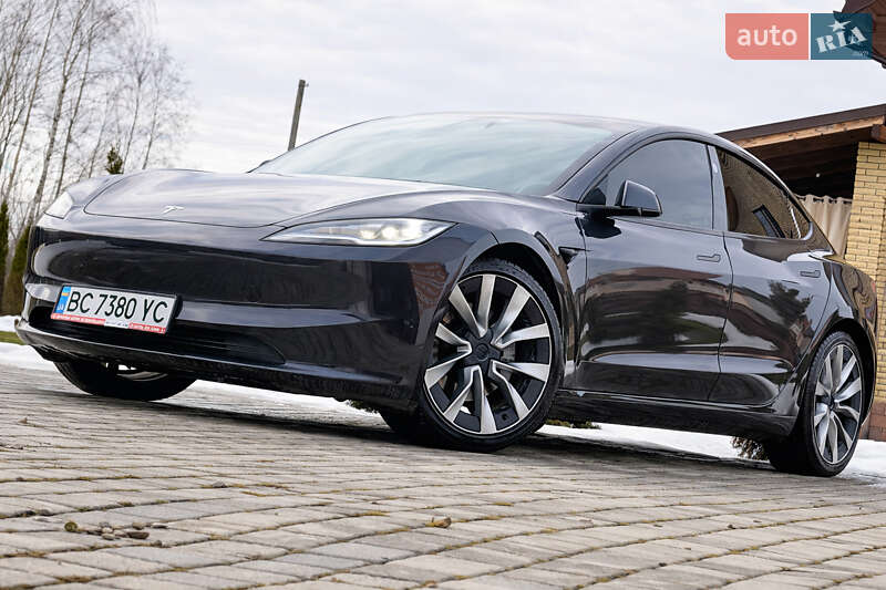 Седан Tesla Model 3 2024 в Стрые
