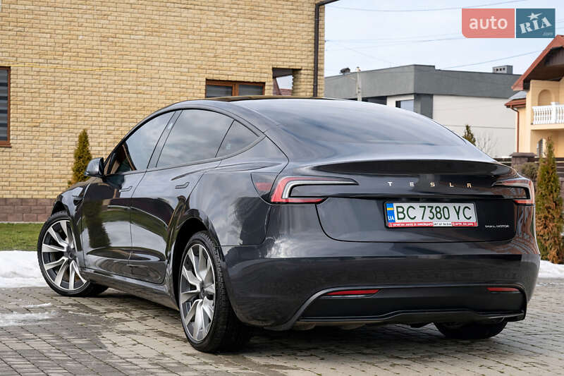 Седан Tesla Model 3 2024 в Стрые
