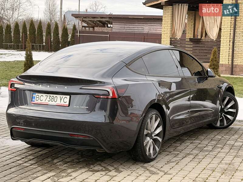 Седан Tesla Model 3 2024 в Стрые