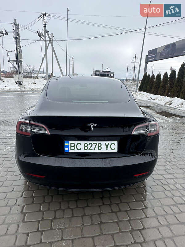 Седан Tesla Model 3 2022 в Львові