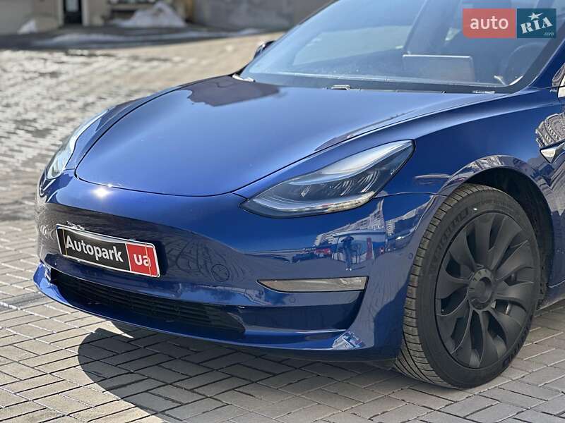 Седан Tesla Model 3 2018 в Одессе