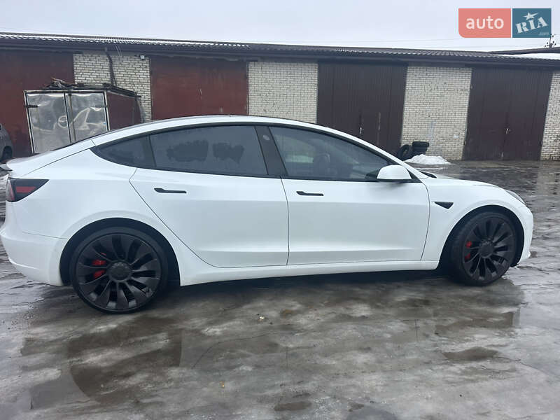 Седан Tesla Model 3 2021 в Луцке