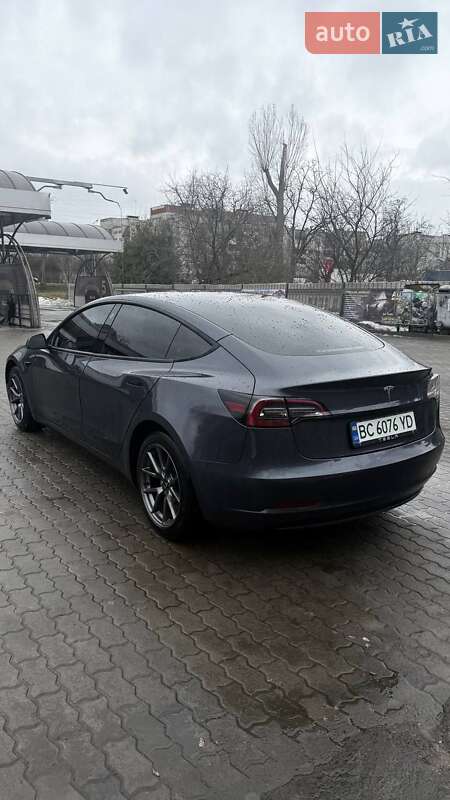 Седан Tesla Model 3 2023 в Львові