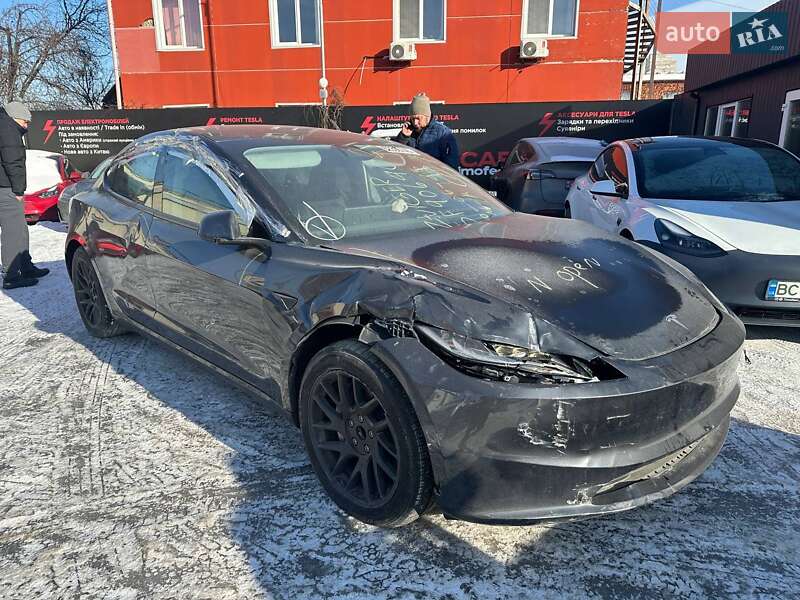 Седан Tesla Model 3 2025 в Києві