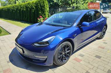 Седан Tesla Model 3 2022 в Ровно