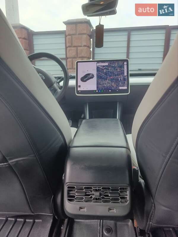 Седан Tesla Model 3 2020 в Львові фото 12 Седан Tesla Model 3 2020 в Львові