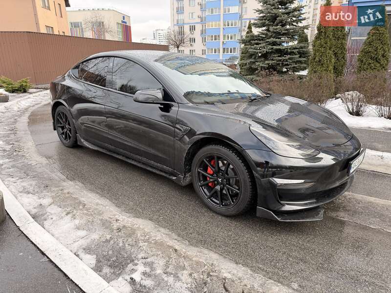 Седан Tesla Model 3 2019 в Киеве