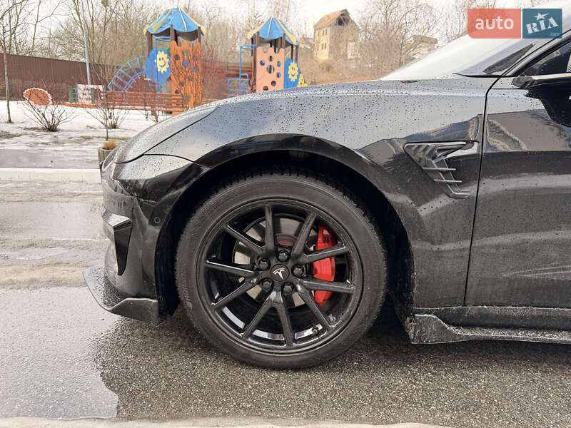 Седан Tesla Model 3 2019 в Киеве