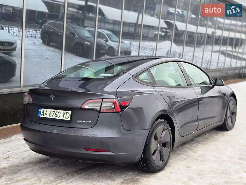 Седан Tesla Model 3 2023 в Киеве