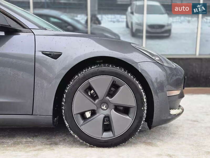 Седан Tesla Model 3 2023 в Киеве