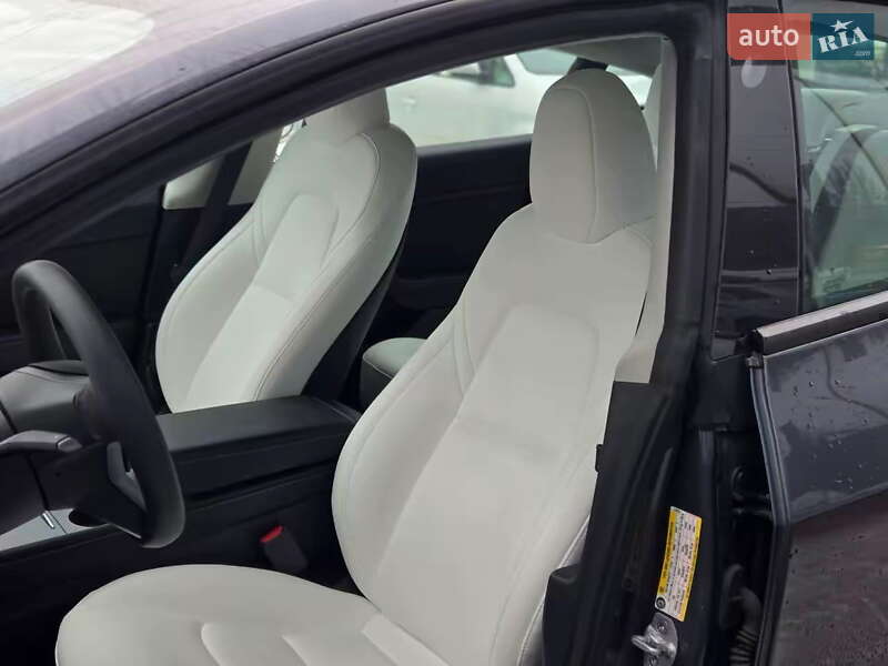 Седан Tesla Model 3 2023 в Киеве