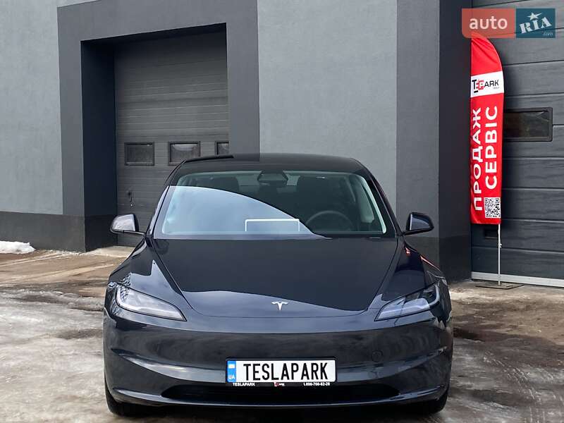 Седан Tesla Model 3 2025 в Киеве фото 3 Седан Tesla Model 3 2025 в Киеве