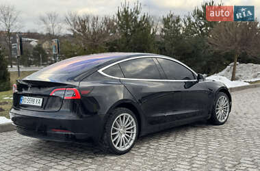 Седан Tesla Model 3 2018 в Львові