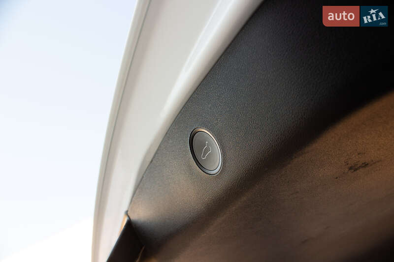 Седан Tesla Model 3 2022 в Львові