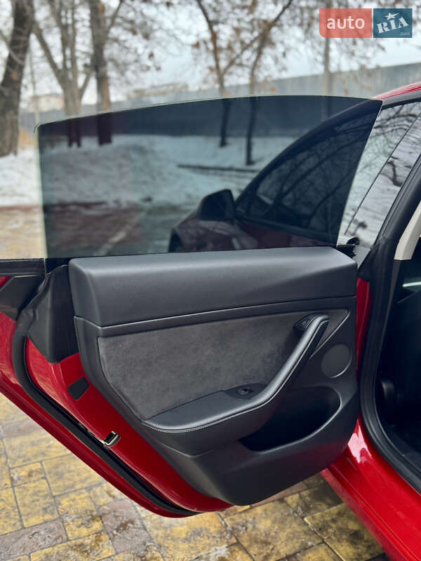 Седан Tesla Model 3 2022 в Кременчуге