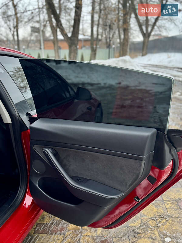 Седан Tesla Model 3 2022 в Кременчуге