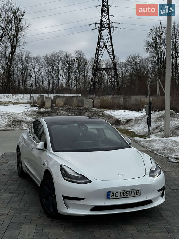 Седан Tesla Model 3 2020 в Луцке фото Седан Tesla Model 3 2020 в Луцке