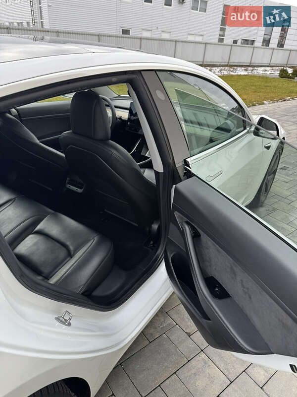 Седан Tesla Model 3 2020 в Луцке фото 16 Седан Tesla Model 3 2020 в Луцке