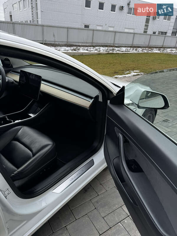 Седан Tesla Model 3 2020 в Луцке фото 18 Седан Tesla Model 3 2020 в Луцке