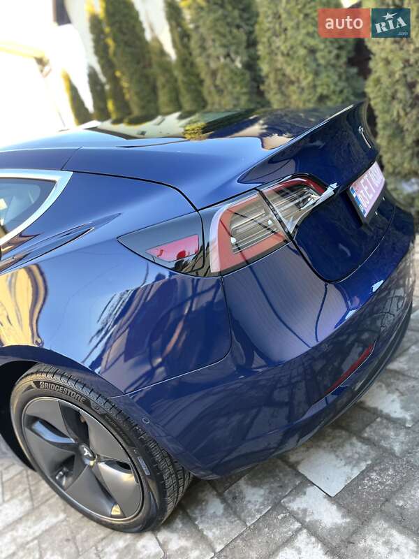 Седан Tesla Model 3 2018 в Львове
