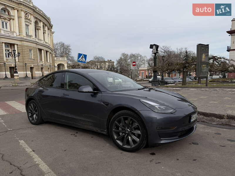 Седан Tesla Model 3 2023 в Одессе