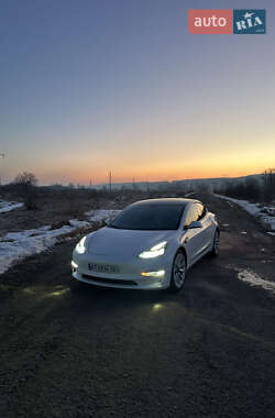 Седан Tesla Model 3 2022 в Ивано-Франковске