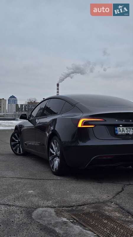 Седан Tesla Model 3 2024 в Киеве фото 17 Седан Tesla Model 3 2024 в Киеве