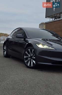 Седан Tesla Model 3 2024 в Києві