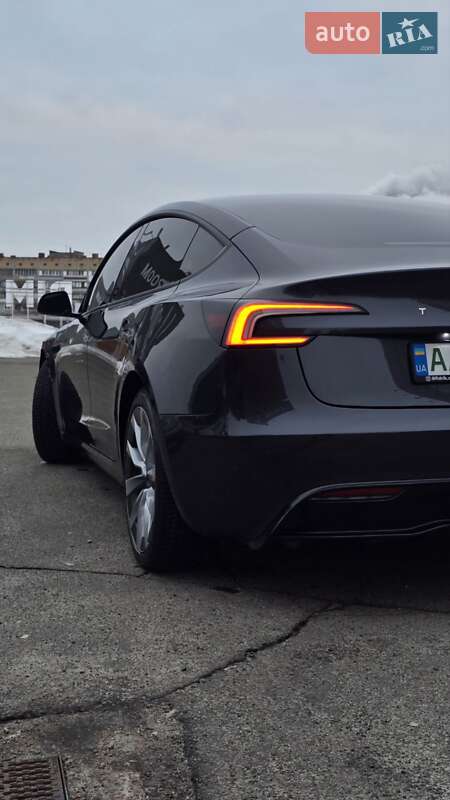 Седан Tesla Model 3 2024 в Киеве фото 4 Седан Tesla Model 3 2024 в Киеве