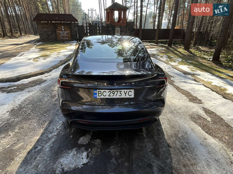 Седан Tesla Model 3 2024 в Львові