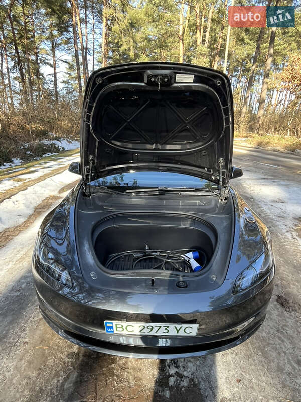 Седан Tesla Model 3 2024 в Львові