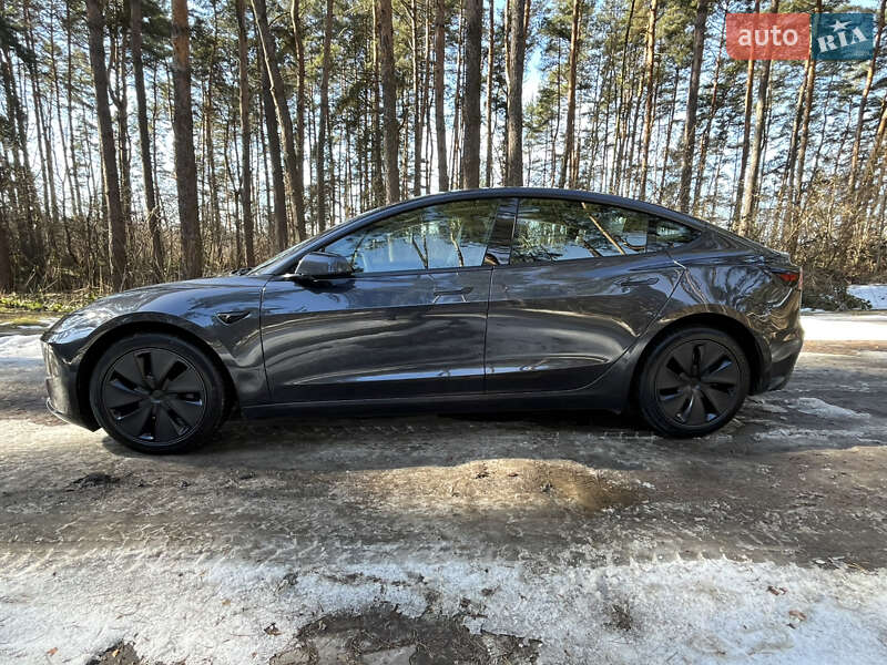 Седан Tesla Model 3 2024 в Львові