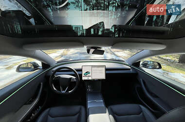 Седан Tesla Model 3 2024 в Львове