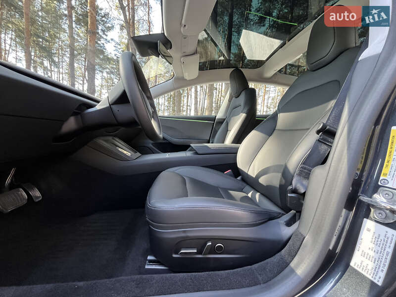 Седан Tesla Model 3 2024 в Львові