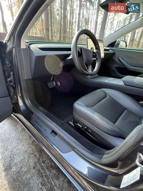 Седан Tesla Model 3 2024 в Львові