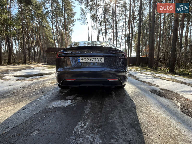 Седан Tesla Model 3 2024 в Львові