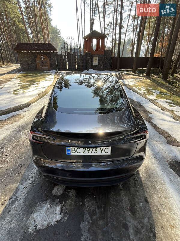 Седан Tesla Model 3 2024 в Львові