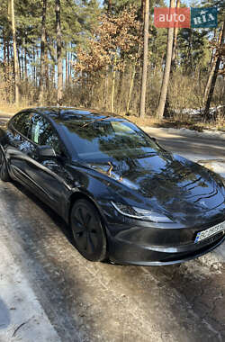 Седан Tesla Model 3 2024 в Львове