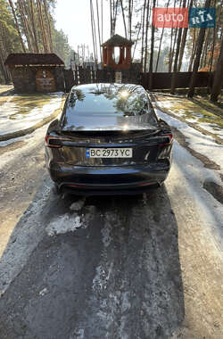 Седан Tesla Model 3 2024 в Львові
