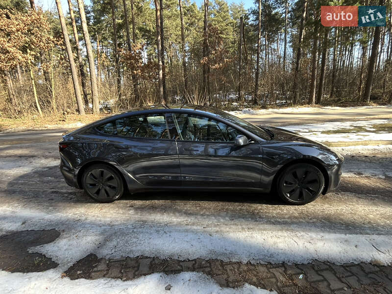 Седан Tesla Model 3 2024 в Львові