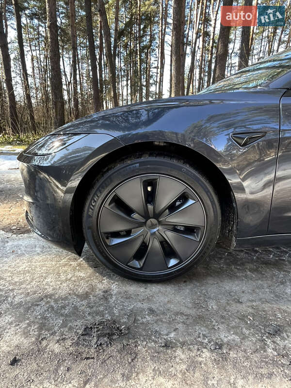 Седан Tesla Model 3 2024 в Львові