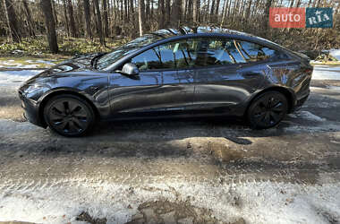 Седан Tesla Model 3 2024 в Львове