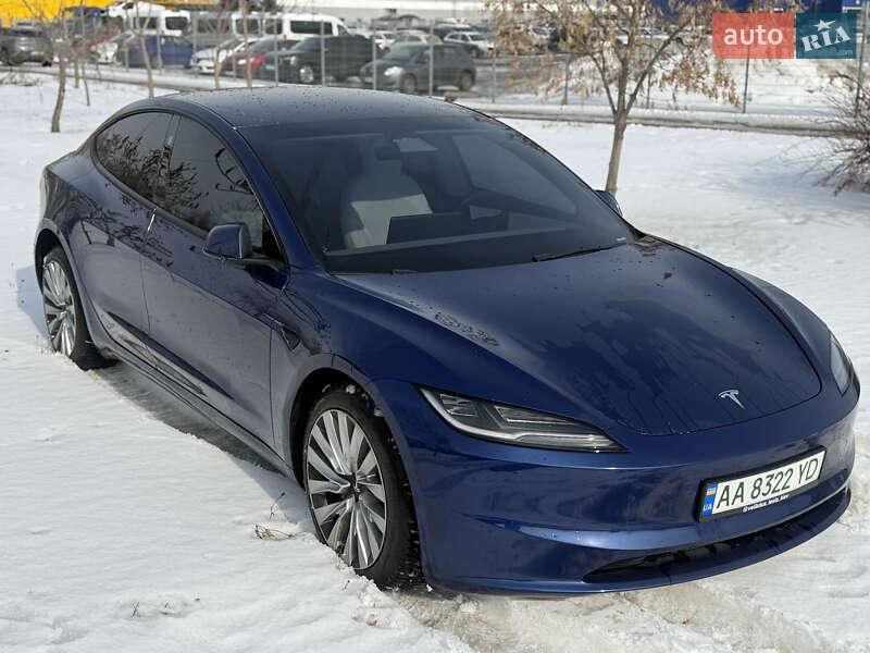 Седан Tesla Model 3 2023 в Киеве
