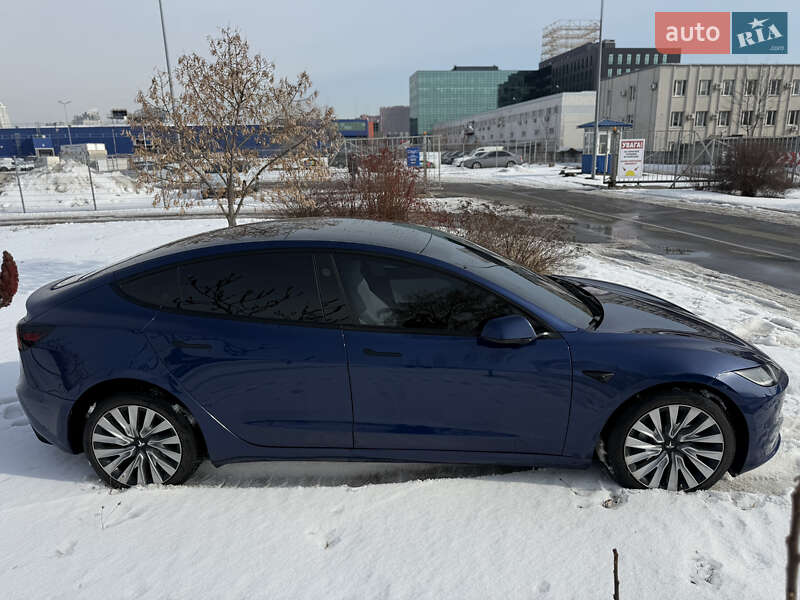 Седан Tesla Model 3 2023 в Киеве