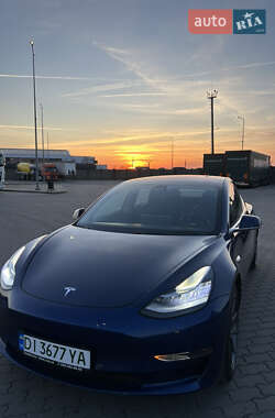 Седан Tesla Model 3 2018 в Ужгороде